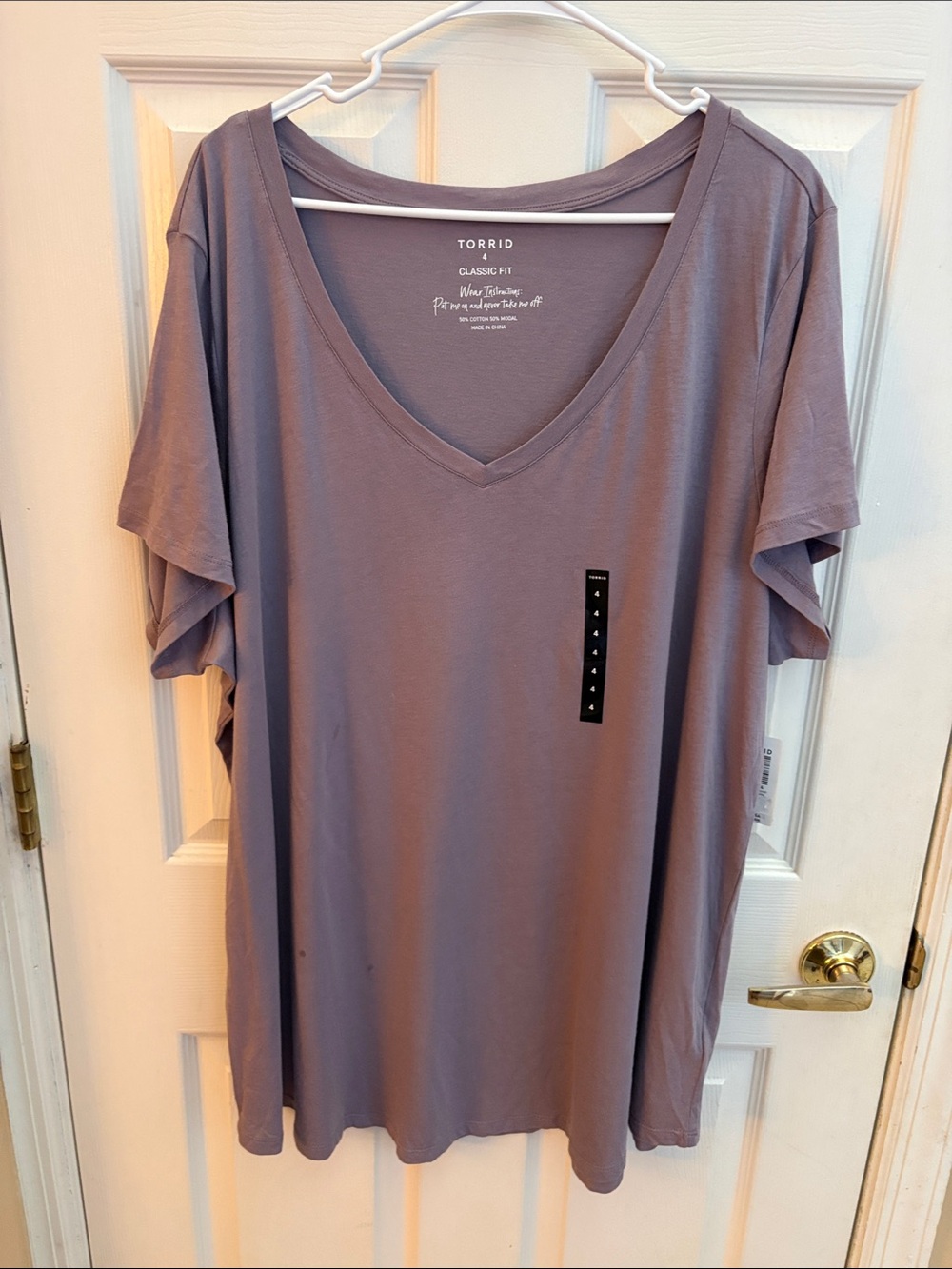 torrid Dusty Mauve V-Neck Classic Fit Tee Size 4 (4x) NWT brand new!
